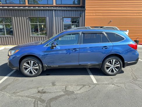 Used 2019 Subaru Outback 2.5i Limited w/ Popular Package #2 AWD/4WD image 2