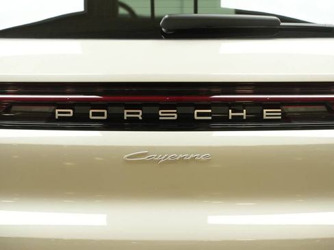 New 2026 Porsche Cayenne image 36