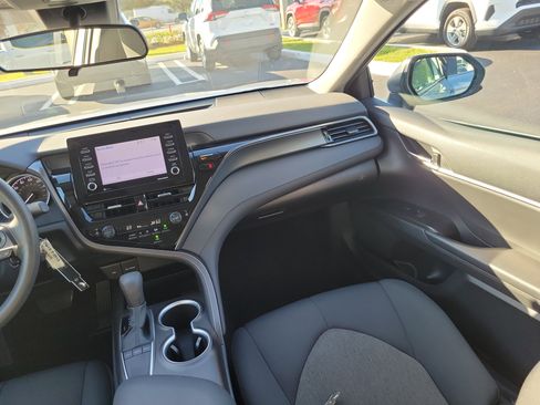 Used 2023 Toyota Camry LE image 17