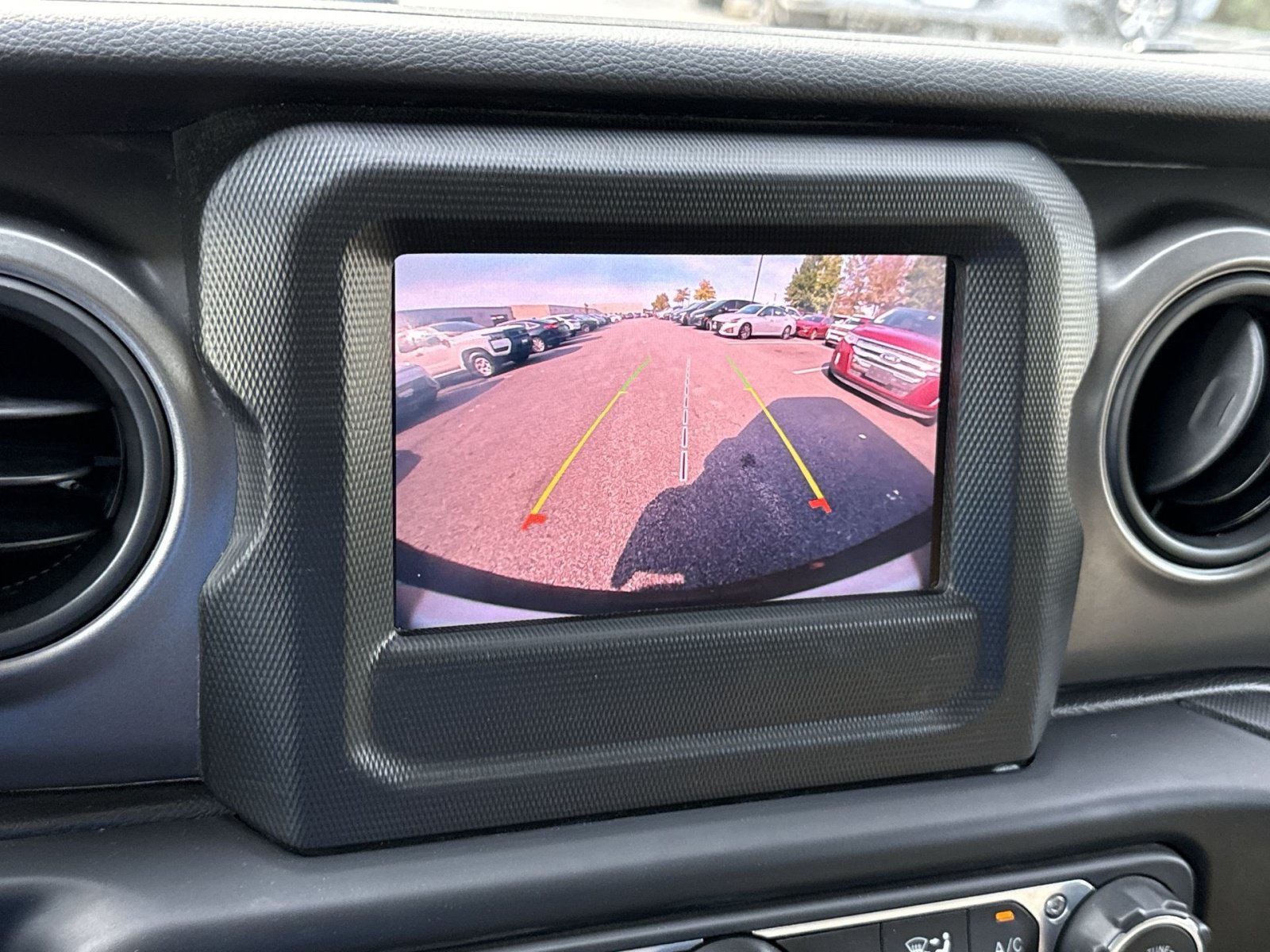Used 2023 Jeep Wrangler Unlimited Sport AWD/4WD image 17