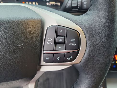 Used 2023 Ford Explorer Limited w/ Limited Technology Package image 26