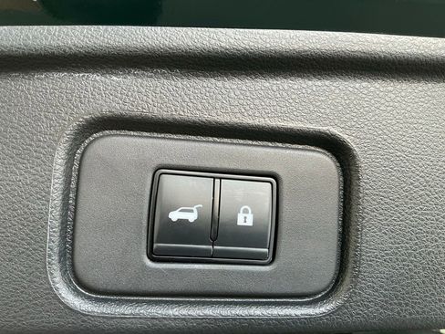 Used 2023 Nissan Pathfinder Platinum AWD/4WD image 29