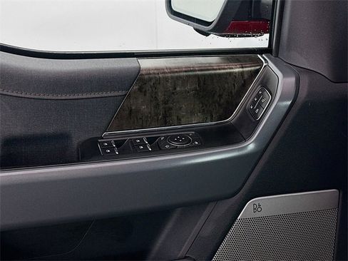 Used 2023 Ford F150 Lightning Lariat image 18