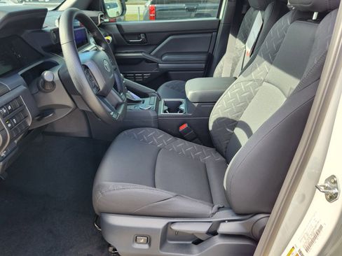 New 2026 Toyota Tacoma SR5 image 4