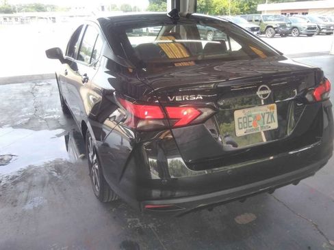 Used 2025 Nissan Versa SV FWD image 2