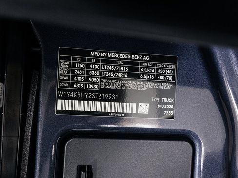 Used 2025 Mercedes-Benz Sprinter 2500 image 34