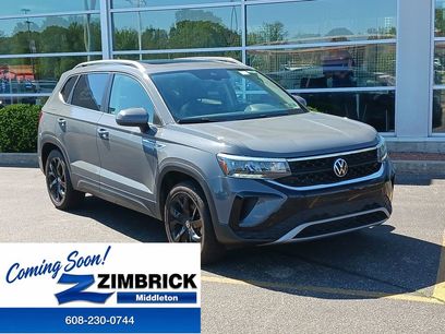 Used 2023 Volkswagen Taos SE w/ Panoramic Sunroof Package