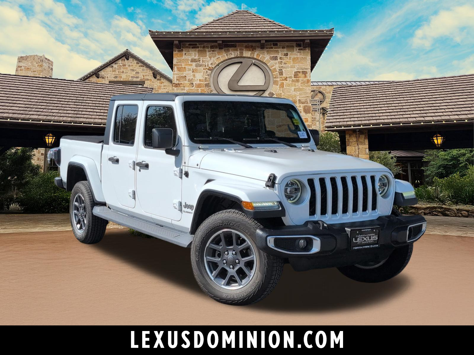 Used 2020 Jeep Gladiator Overland AWD/4WD image 1