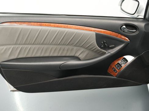 Used 2007 Mercedes-Benz CLK 63 AMG Cabriolet image 32