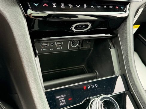 New 2026 Jeep Grand Cherokee Limited w/ Limited Altitude Package AWD/4WD image 16