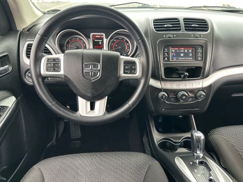 Used 2020 Dodge Journey SE w/ SE Popular Equipment Group image 15