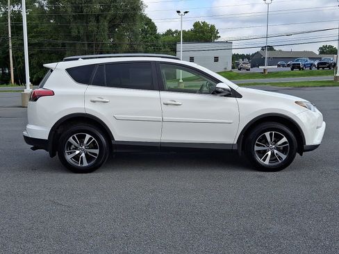 Used 2018 Toyota RAV4 XLE w/ Plus Extra Value Package AWD/4WD image 8
