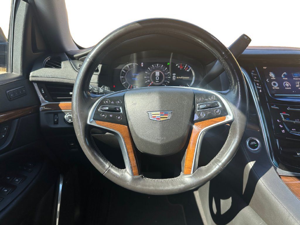 Used 2019 Cadillac Escalade Premium Luxury AWD/4WD image 10