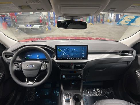 Certified 2023 Ford Escape Platinum w/ Premium Technology Package image 16