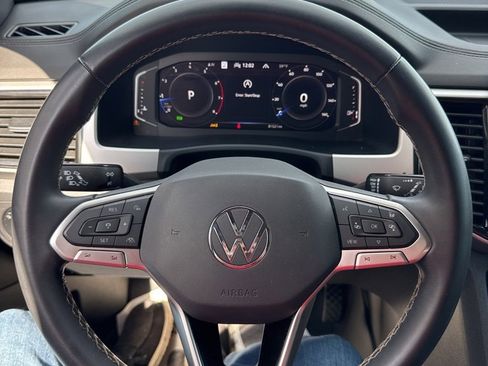 Used 2022 Volkswagen Atlas Cross Sport SEL image 7