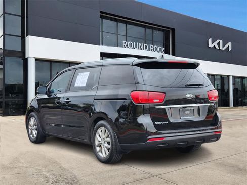 Used 2019 Kia Sedona EX image 6