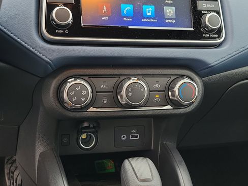 Certified 2025 Nissan Versa SV w/ Trunk Package image 27