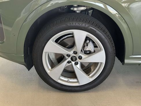 Used 2025 Audi Q5 Premium Plus w/ Premium Plus AWD/4WD image 9