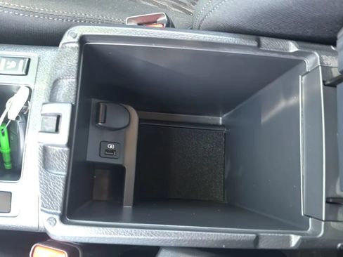 Used 2020 Nissan Rogue SV FWD image 15