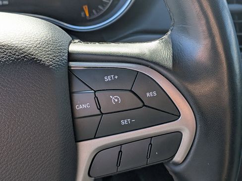Certified 2022 Jeep Grand Cherokee Laredo E w/ Security & Convenience Group AWD/4WD image 17