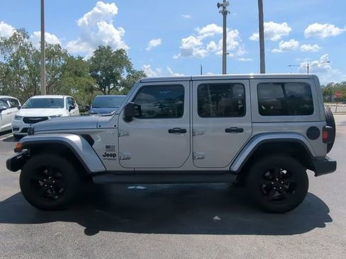 Used 2019 Jeep Wrangler Unlimited Sahara AWD/4WD image 8