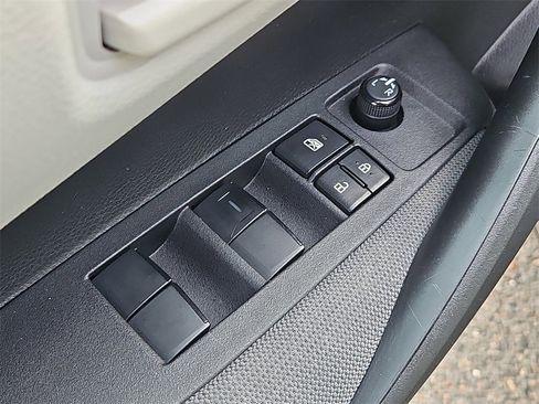 Used 2022 Toyota Corolla LE image 20