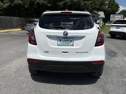 Used 2020 Buick Encore Preferred FWD image 4