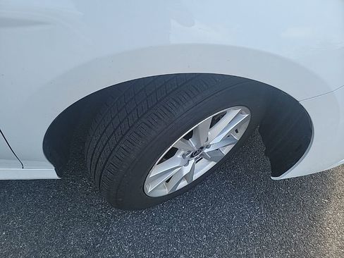 Used 2025 Toyota Camry LE image 10