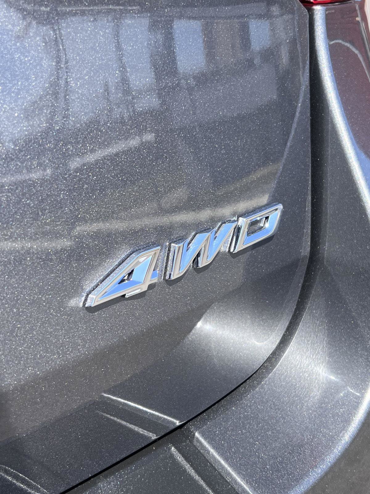 Used 2023 Ford Explorer XLT w/ Equipment Group 202A AWD/4WD image 11