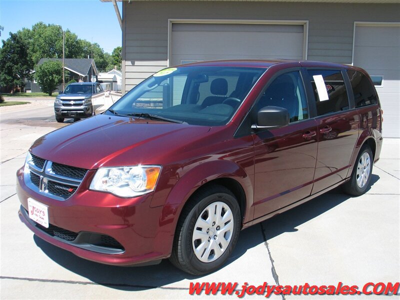 Used 2018 Dodge Grand Caravan SE w/ UConnect Hands-Free Group FWD image 23