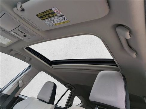 Used 2016 Toyota RAV4 XLE image 17