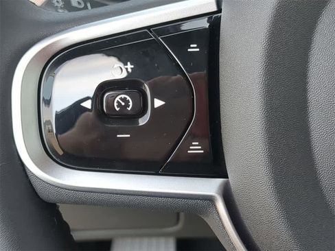 New 2026 Volvo XC90 B6 Plus w/ Protection Package Premier image 24