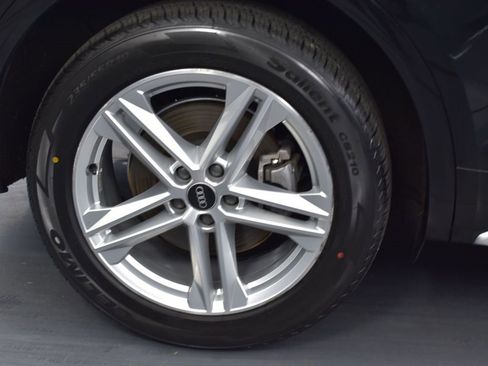 Used 2021 Audi Q5 e Premium w/ Convenience Package image 8