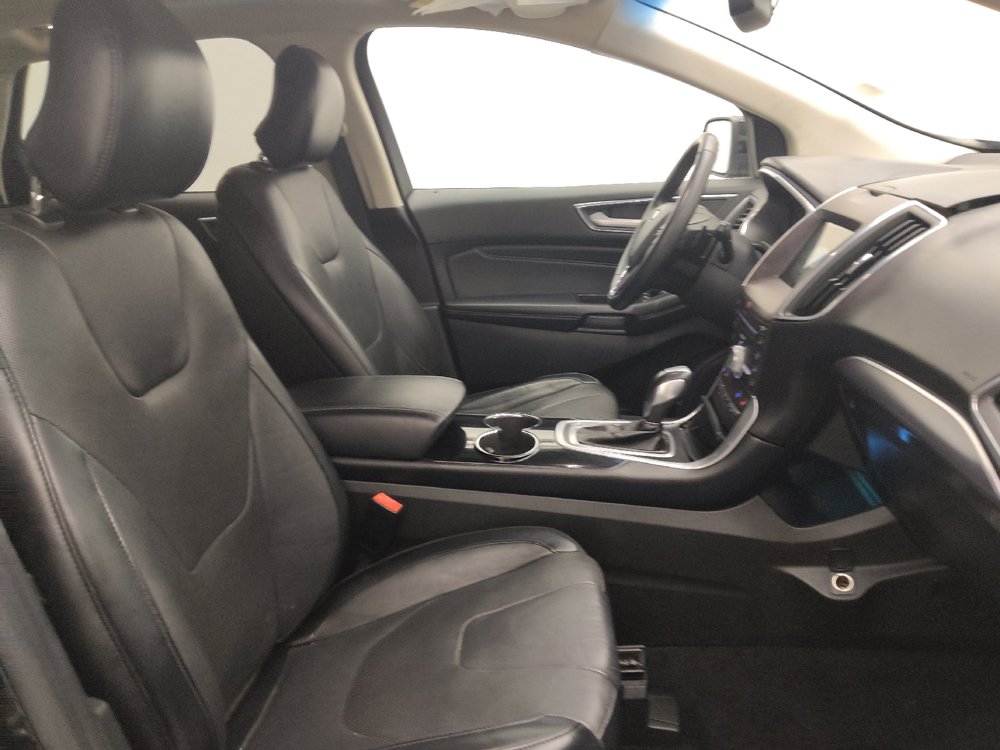 Used 2018 Ford Edge Titanium w/ Equipment Group 301A FWD image 21