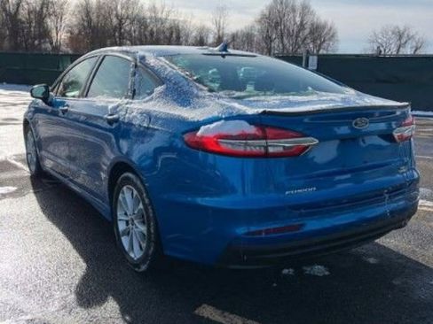 Used 2020 Ford Fusion SE image 3