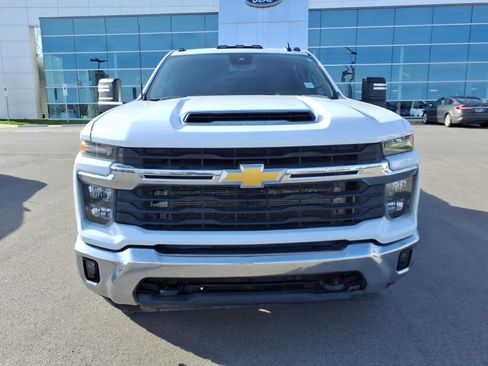 Used 2024 Chevrolet Silverado 3500 LT w/ Convenience Package image 8