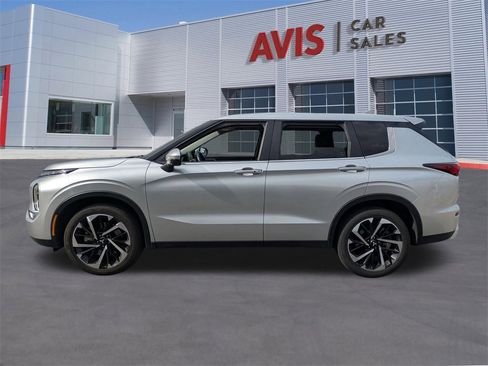Used 2024 Mitsubishi Outlander SE image 10