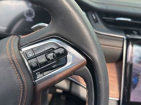 Used 2023 Jeep Grand Cherokee Summit w/ Luxury Tech Group V image 19