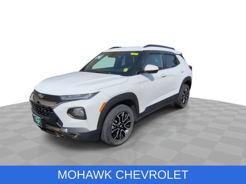 Used 2021 Chevrolet TrailBlazer ACTIV w/ Technology Package AWD/4WD image 4