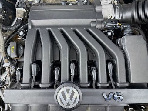 Used 2023 Volkswagen Atlas SEL R-Line image 32