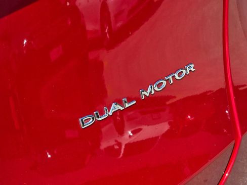 Used 2023 Tesla Model Y Long Range AWD/4WD image 33