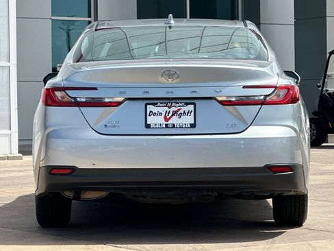Used 2025 Toyota Camry LE AWD/4WD image 5