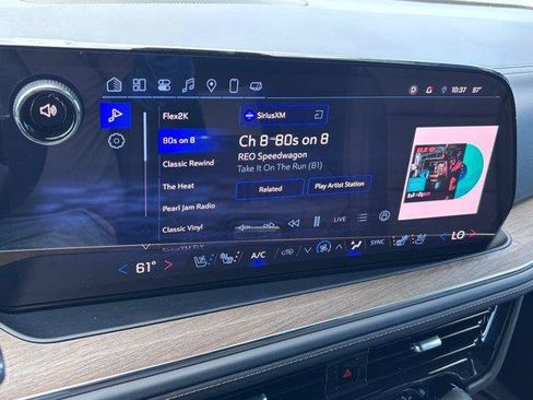 Used 2025 Chevrolet Tahoe High Country AWD/4WD image 25