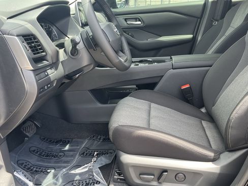 New 2026 Nissan Rogue SV w/ Cold Weather Package FWD image 24