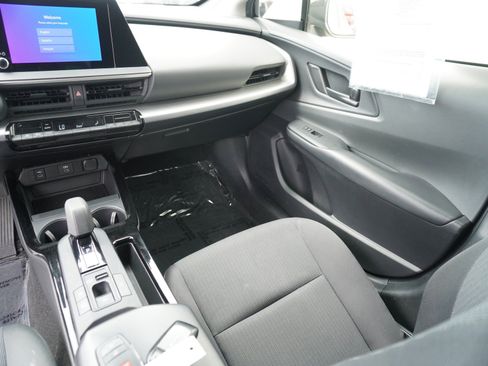 Used 2023 Toyota Prius LE FWD image 14