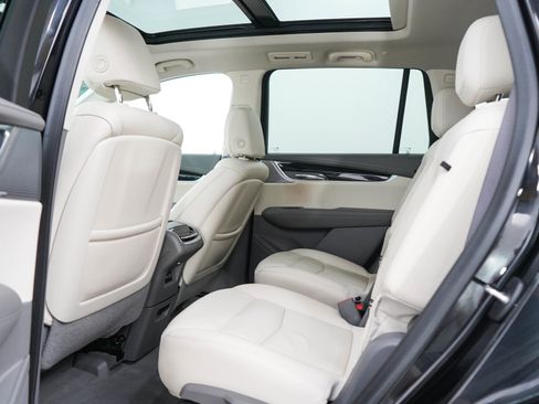 Used 2022 Cadillac XT6 Premium Luxury AWD/4WD image 19