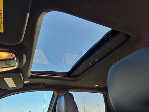 Used 2019 Jeep Grand Cherokee Altitude image 18