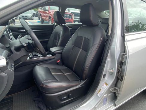 Used 2023 Nissan Altima 2.5 SR FWD image 15