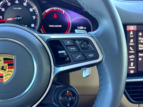 Used 2021 Porsche Cayenne S image 34