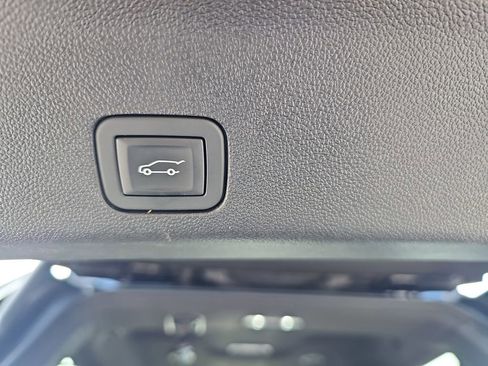 Used 2025 GMC Yukon Denali image 18